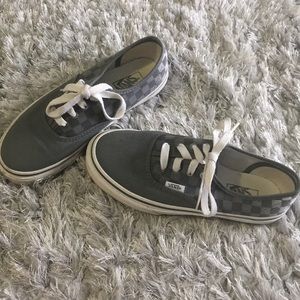Vans “off the wall”  Authentic grey  size 2 kids
